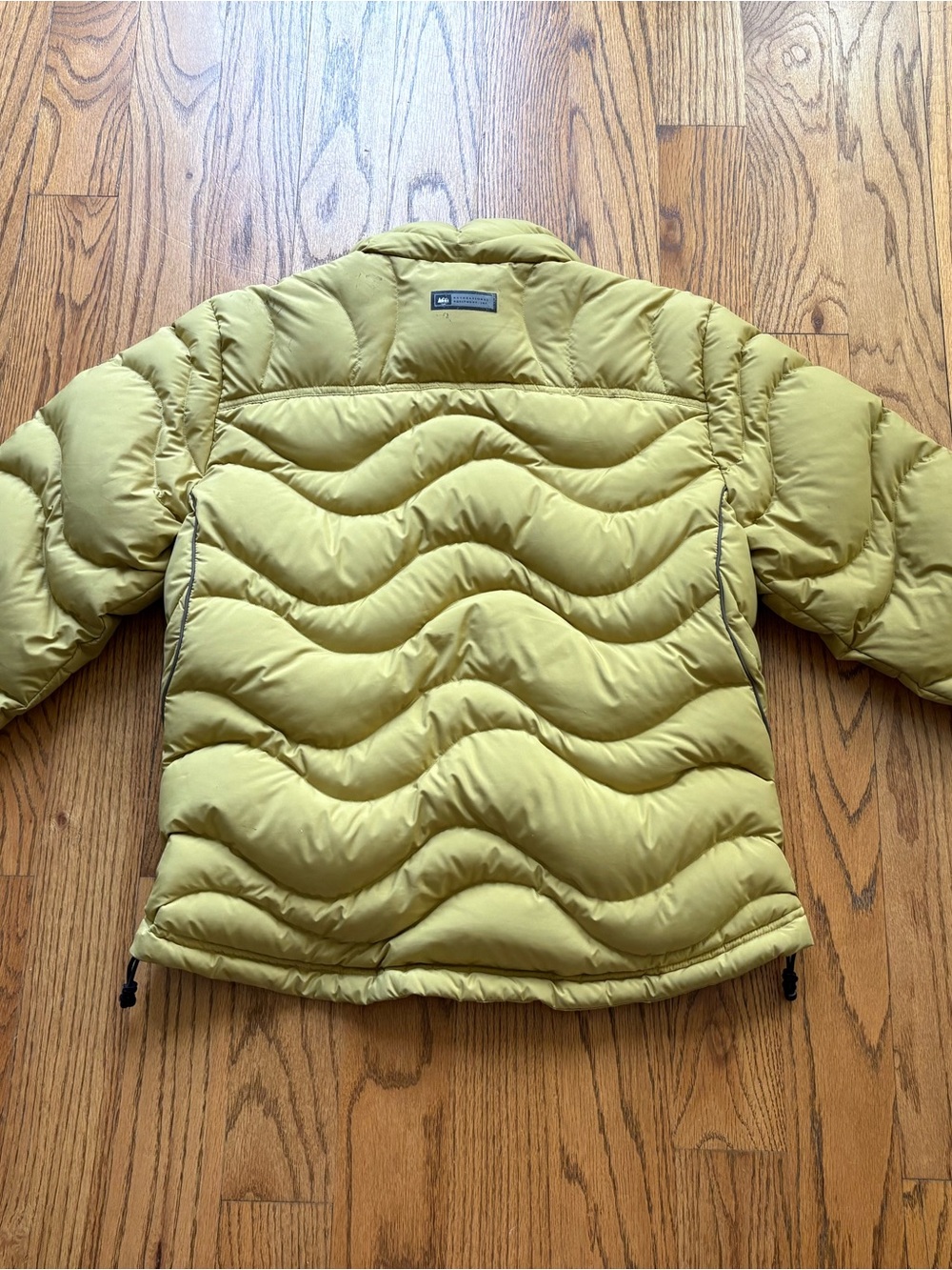 REI Woman Olive Green PufferJacket Sz S, preowned - Picture 4 of 6